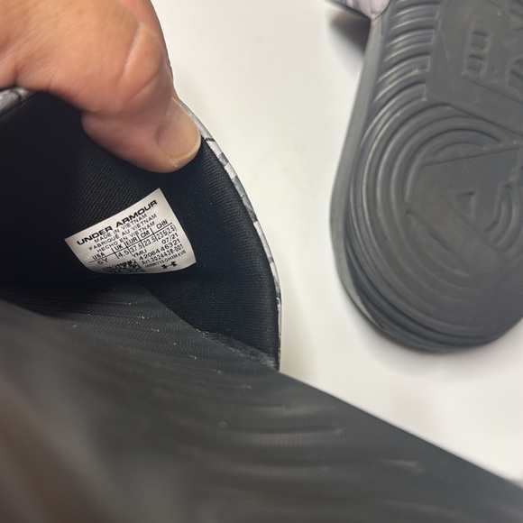 Under Armour Kids Camo Black Slide Sandals boys youth size 5 - Picture 4 of 4